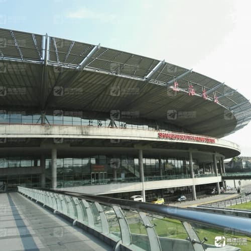 Exterior view of Shanghai South Railway Station